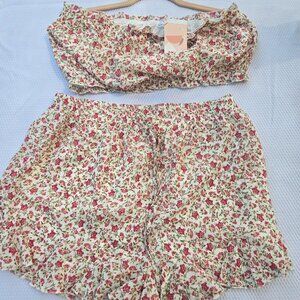 New with tag, two peice crop floral, size L